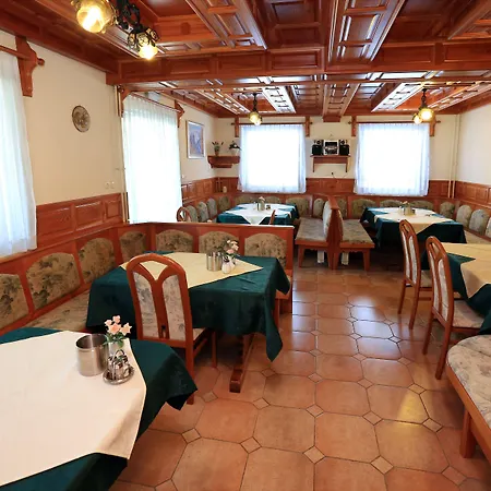 加斯佩林波欣酒店 3*